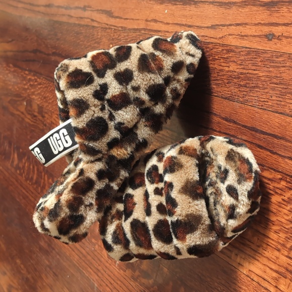 UGG Leopard Print Platform Slippers - Picture 5 of 5
